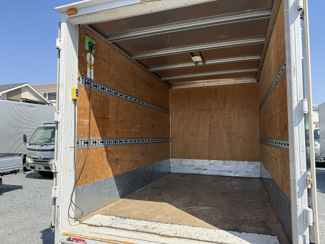 日野 デュトロ 小型 バン 2RG-XZC605M(102695) 11枚目