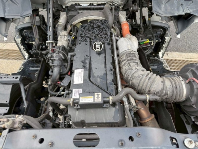 UDトラックス（日産） クオン 大型 トラクタ 2PG-GK5AAB(102694) 16枚目