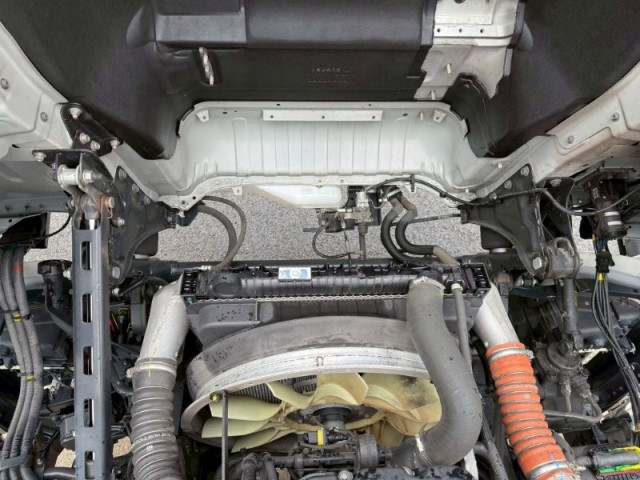 UDトラックス（日産） クオン 大型 トラクタ 2PG-GK5AAB(102694) 17枚目