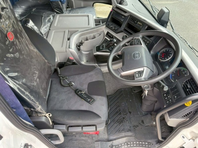 UDトラックス（日産） クオン 大型 トラクタ 2PG-GK5AAB(102694) 19枚目