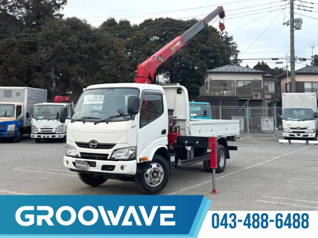 日野 デュトロ 小型 平ボディ（クレーン付） TKG-XZU652M(102698) 1枚目