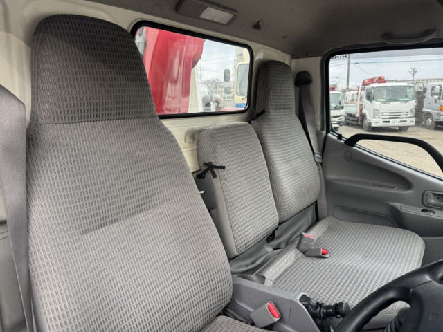 日野 デュトロ 小型 平ボディ（クレーン付） TKG-XZU652M(102698) 30枚目