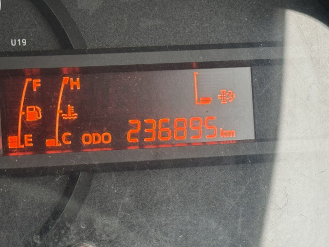 日野 デュトロ 小型 平ボディ（クレーン付） TKG-XZU652M(102698) 31枚目