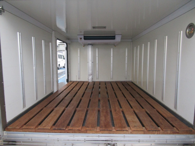 マツダ ボンゴ 小型 冷蔵冷凍バン DBF-SLP2T(102702) 13枚目