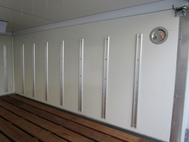 マツダ ボンゴ 小型 冷蔵冷凍バン DBF-SLP2T(102702) 16枚目