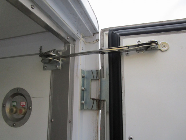 マツダ ボンゴ 小型 冷蔵冷凍バン DBF-SLP2T(102702) 18枚目