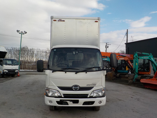 日野 デュトロ 小型 バン TKG-XZU695M(102704) 2枚目