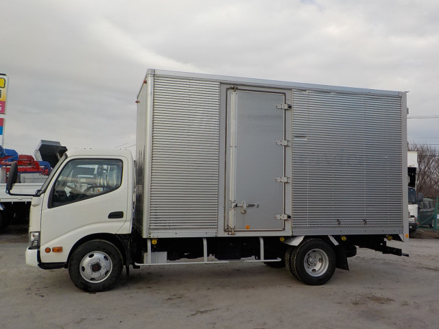 日野 デュトロ 小型 バン TKG-XZU695M(102704) 8枚目