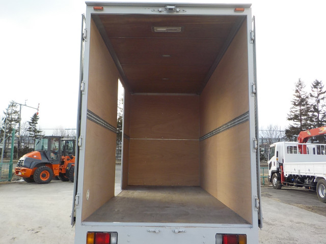 日野 デュトロ 小型 バン TKG-XZU695M(102704) 11枚目