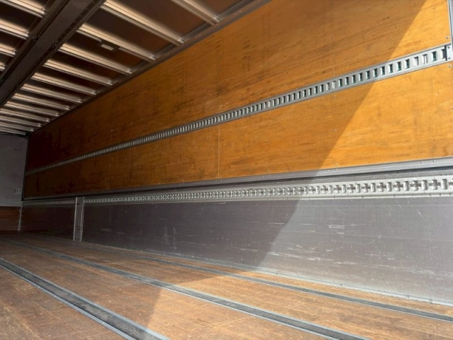 日野 プロフィア 大型 ウィング QPG-FR1EXEG(102708) 13枚目