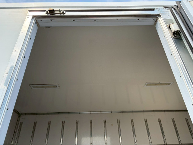 三菱ふそう キャンター 小型 冷蔵冷凍バン TKG-FEB50(102711) 8枚目