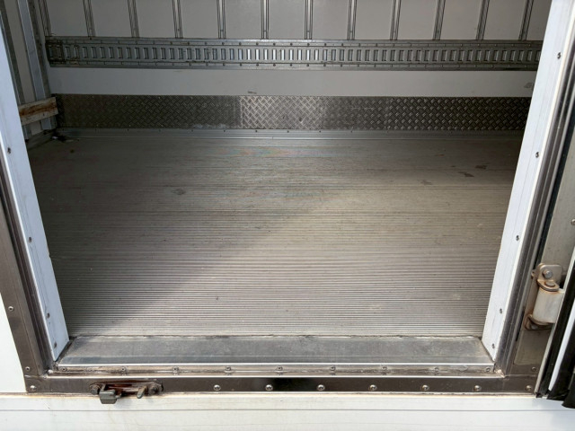 三菱ふそう キャンター 小型 冷蔵冷凍バン TKG-FEB50(102711) 9枚目