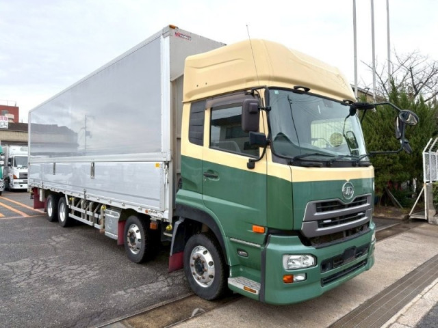 UDトラックス（日産） クオン 大型 ウィング QPG-CG5ZA(102712) 2枚目
