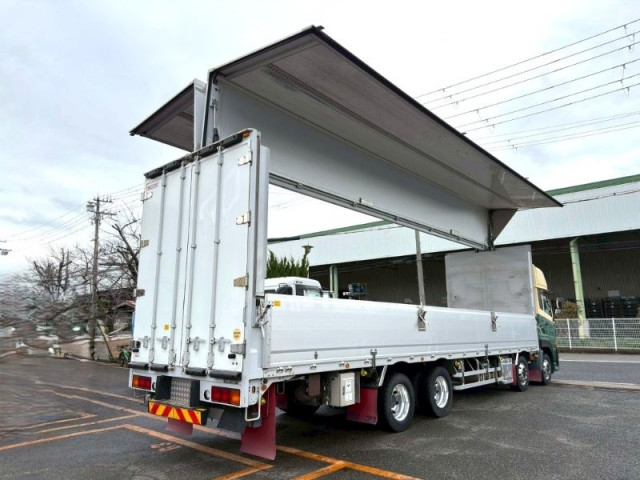 UDトラックス（日産） クオン 大型 ウィング QPG-CG5ZA(102712) 7枚目