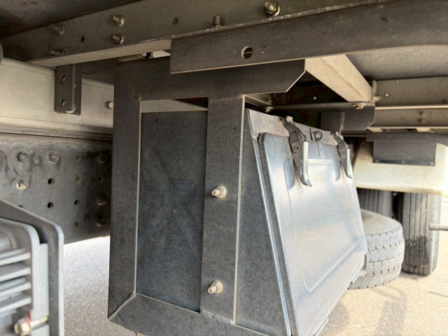 三菱ふそう キャンター 小型 冷蔵冷凍バン TKG-FEB50(102711) 18枚目