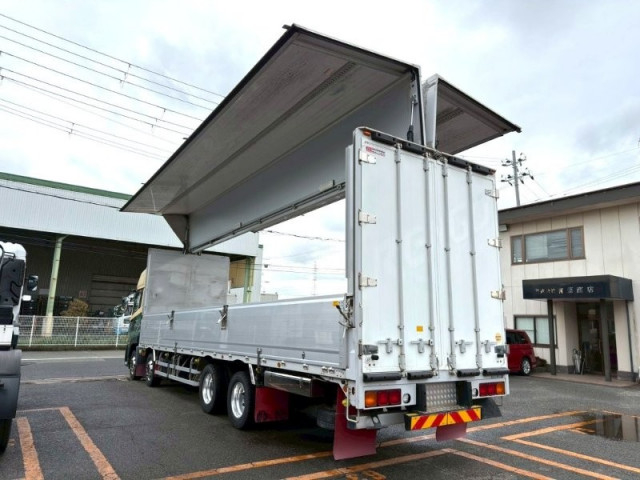 UDトラックス（日産） クオン 大型 ウィング QPG-CG5ZA(102712) 8枚目