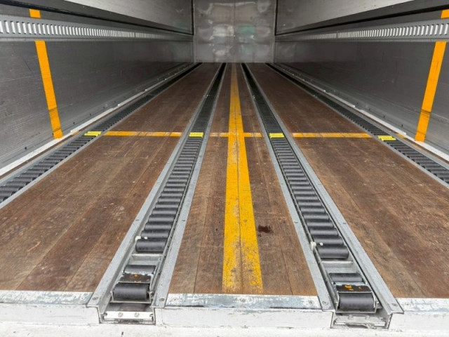 UDトラックス（日産） クオン 大型 ウィング QPG-CG5ZA(102712) 10枚目