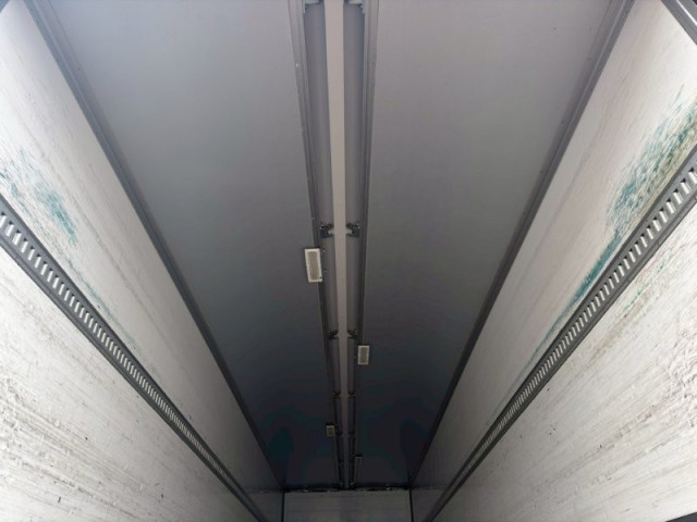 UDトラックス（日産） クオン 大型 ウィング QPG-CG5ZA(102712) 13枚目