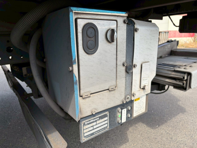 三菱ふそう キャンター 小型 冷蔵冷凍バン TKG-FEB50(102711) 24枚目