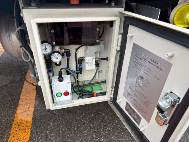 UDトラックス（日産） クオン 大型 ウィング QPG-CG5ZA(102712) 17枚目