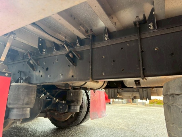 UDトラックス（日産） クオン 大型 ウィング QPG-CG5ZA(102712) 20枚目