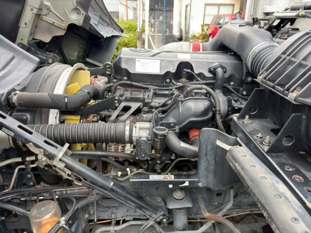 UDトラックス（日産） クオン 大型 ウィング QPG-CG5ZA(102712) 26枚目