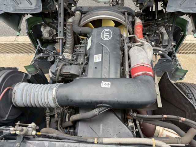 UDトラックス（日産） クオン 大型 ウィング QPG-CG5ZA(102712) 28枚目