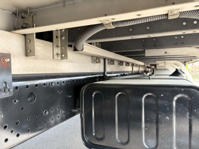 いすゞ フォワード 中型 ウィング TKG-FRR90T2(102713) 15枚目