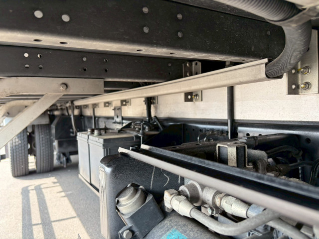 いすゞ フォワード 中型 ウィング TKG-FRR90T2(102713) 24枚目