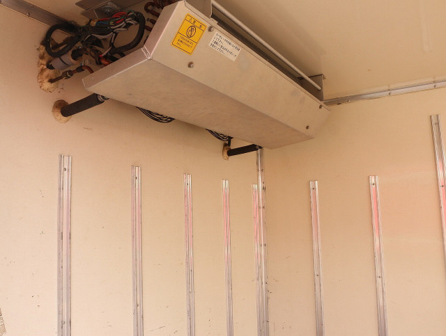 いすゞ エルフ 小型 冷蔵冷凍バン TPG-NHS85AN(102715) 12枚目