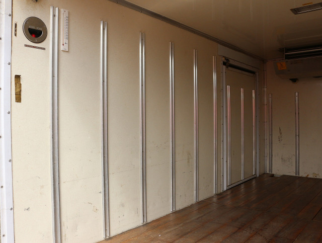 いすゞ エルフ 小型 冷蔵冷凍バン TPG-NHS85AN(102715) 18枚目