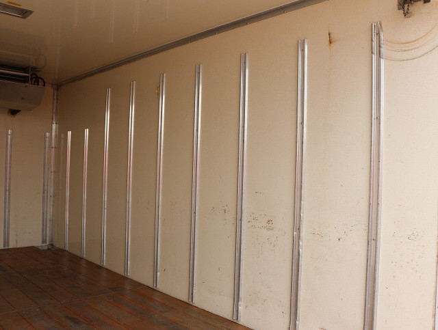 いすゞ エルフ 小型 冷蔵冷凍バン TPG-NHS85AN(102715) 19枚目