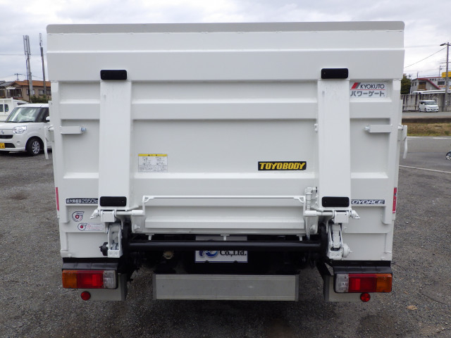 トヨタ トヨエース 小型 平ボディ TKG-XZU650(102718) 5枚目