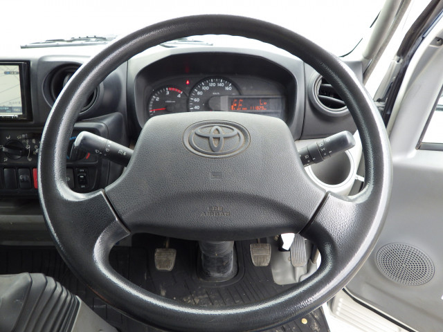 トヨタ トヨエース 小型 平ボディ TKG-XZU650(102718) 15枚目