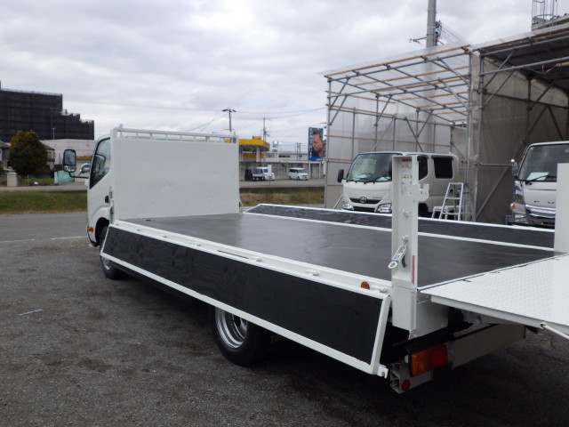 トヨタ トヨエース 小型 平ボディ TKG-XZU650(102718) 19枚目
