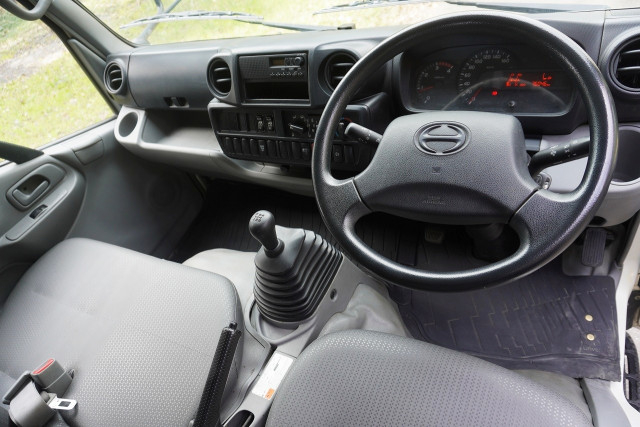 日野 デュトロ 小型 平ボディ TKG-XZU655M(102719) 3枚目