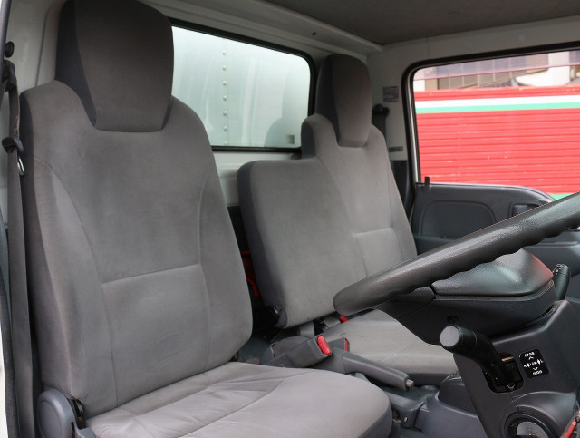 いすゞ エルフ 小型 バン TKG-NHR85AN(102720) 31枚目