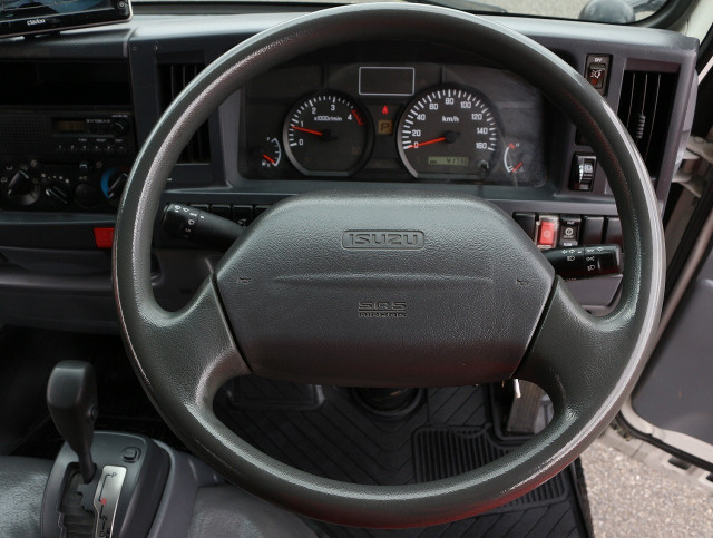 いすゞ エルフ 小型 バン TKG-NHR85AN(102720) 33枚目