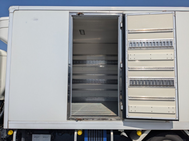 トヨタ ダイナ 小型 冷蔵冷凍バン TDG-XZU710(102724) 23枚目