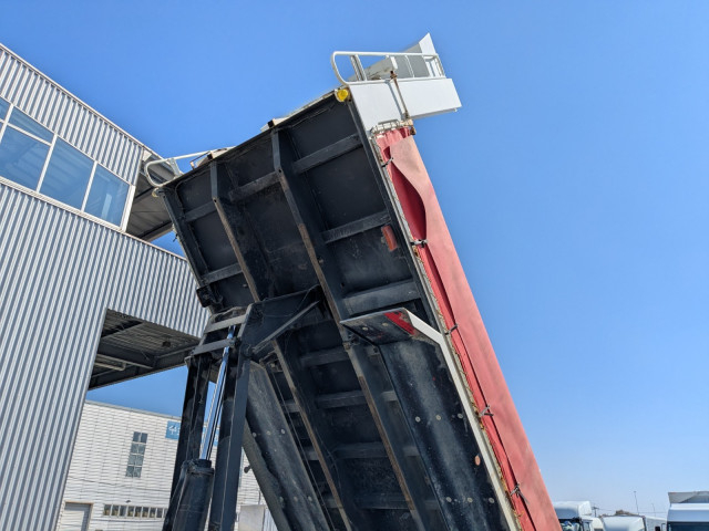 いすゞ ギガ 大型 土砂ダンプ QKG-CXZ77AT(102725) 29枚目