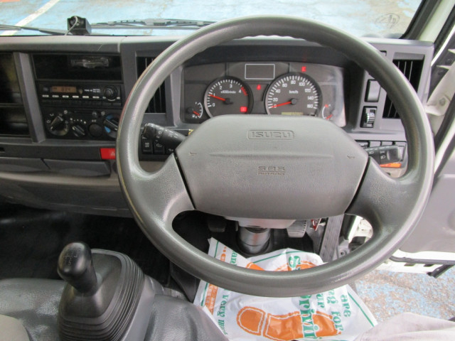 いすゞ エルフ 小型 平ボディ（クレーン付） TKG-NKR85AR(102730) 31枚目