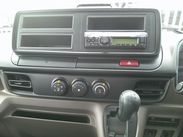 三菱ふそう キャンター 小型 平ボディ 2RG-FBA20(102732) 16枚目