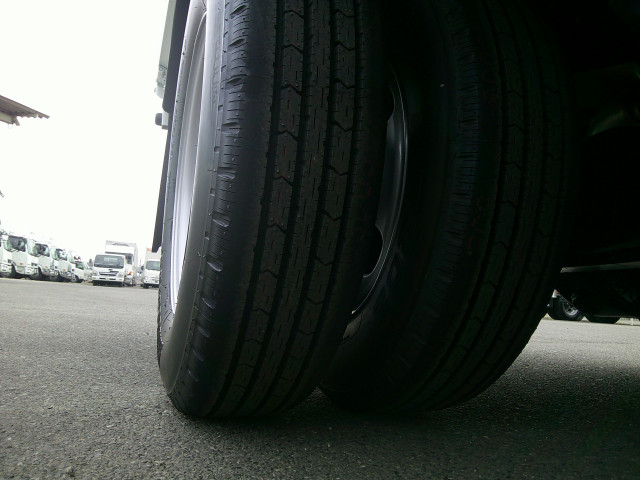 三菱ふそう キャンター 小型 平ボディ 2RG-FBA20(102732) 25枚目