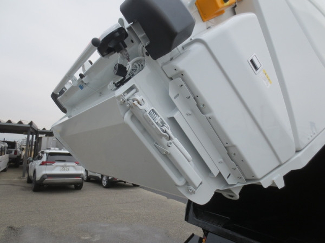 三菱ふそう キャンター 小型 塵芥車（プレス式） 2RG-FEAV0(102734) 16枚目