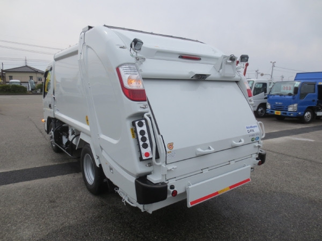 三菱ふそう キャンター 小型 塵芥車（プレス式） 2RG-FEAV0(102736) 5枚目