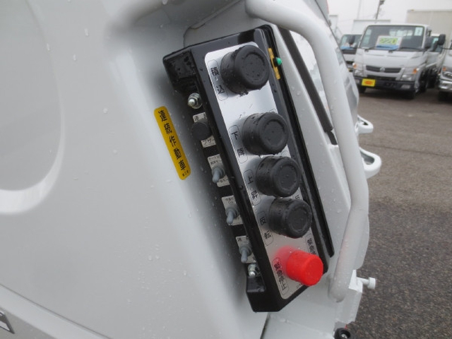 三菱ふそう キャンター 小型 塵芥車（プレス式） 2RG-FEAV0(102736) 17枚目