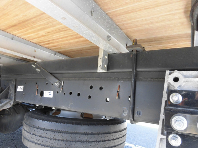 いすゞ エルフ 小型 バン 2RG-NLR88AN(102741) 23枚目