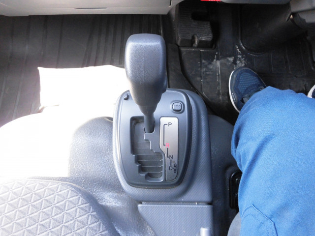 いすゞ エルフ 小型 バン 2RG-NLR88AN(102741) 29枚目