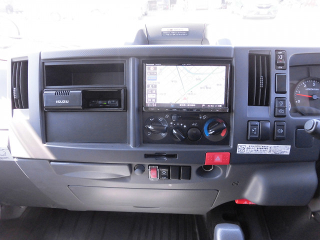 いすゞ エルフ 小型 バン 2RG-NLR88AN(102741) 30枚目