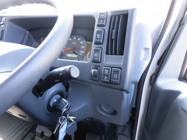 いすゞ エルフ 小型 バン 2RG-NLR88AN(102741) 31枚目